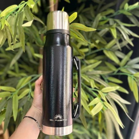 Termo acero inoxidable El Paisito 1L modelo ST: doble pared, diseño moderno y tapón cebador.