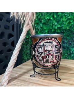 Mate de calabaza con posamate labrado: arte y tradición en cada mate.