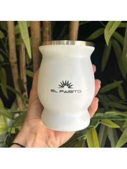 Mate copa de acero inoxidable blanco: diseño moderno y duradero para acompañar tu mate.