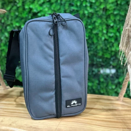 Matera El Paisito gris: práctica y resistente, perfecta para tu equipo matero.