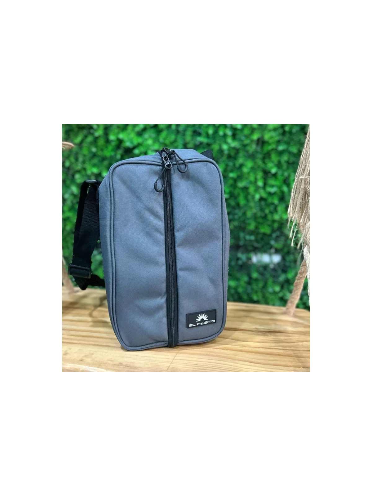 Matera El Paisito gris: práctica y resistente, perfecta para tu equipo matero.