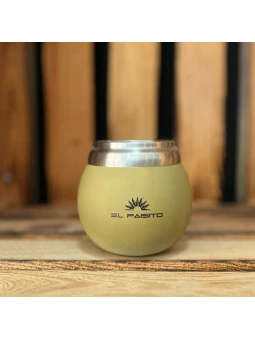 Mate bola acero inoxidable Paisito caqui 150 ml — interior de acero y exterior de goma caqui, diseño moderno y fácil de limpiar.